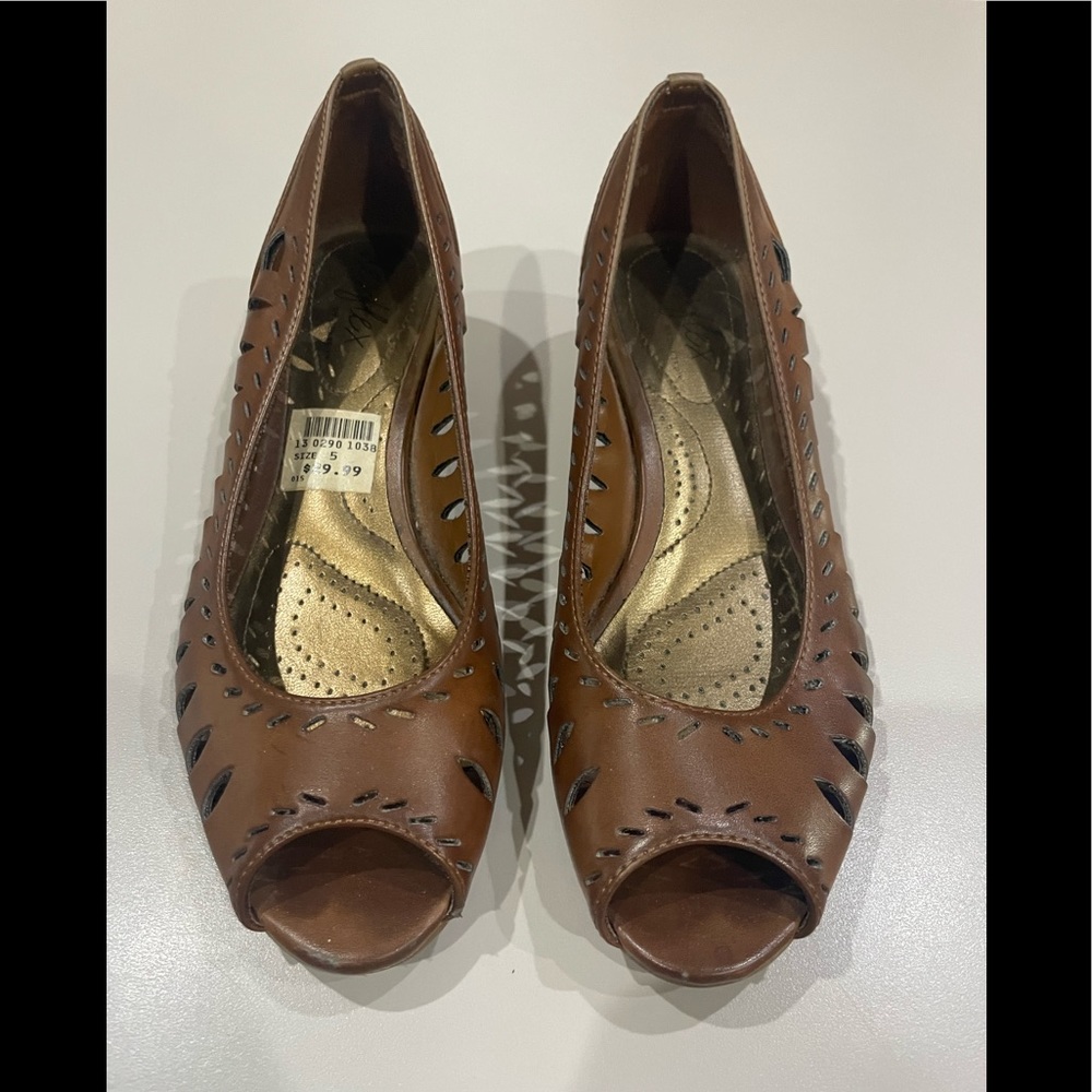 Dexflex by Dexter Brown Open Toe Wedge - Size 5. Originally $29.99